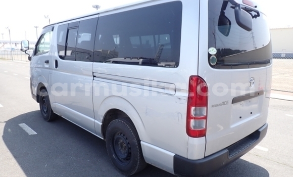 Acheter Occasion Voiture Toyota Hiace Blanc à Beitbridge, Matabeleland South Acheter Occasion Voiture Toyota Hiace Blanc à Beitbridge, Matabeleland South