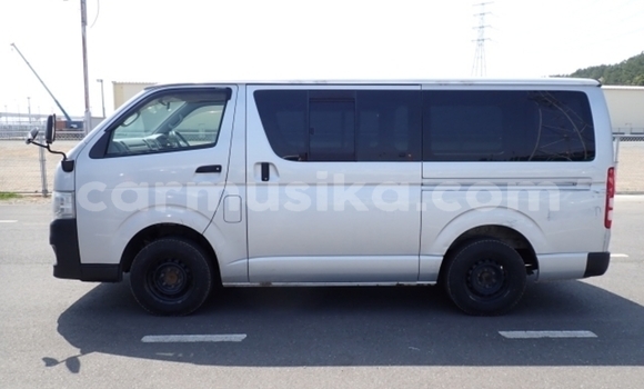 Acheter Occasion Voiture Toyota Hiace Blanc à Beitbridge, Matabeleland South Acheter Occasion Voiture Toyota Hiace Blanc à Beitbridge, Matabeleland South