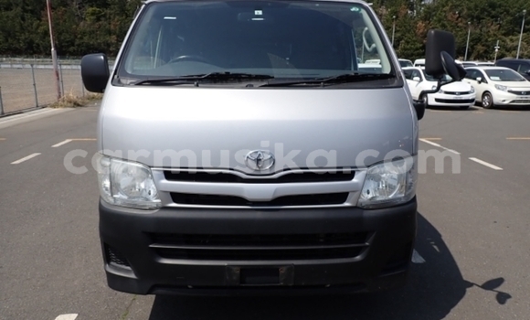 Acheter Occasion Voiture Toyota Hiace Blanc à Beitbridge, Matabeleland South Acheter Occasion Voiture Toyota Hiace Blanc à Beitbridge, Matabeleland South