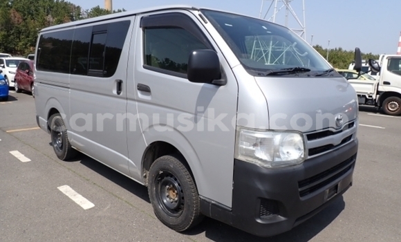 Acheter Occasion Voiture Toyota Hiace Blanc à Beitbridge, Matabeleland South Acheter Occasion Voiture Toyota Hiace Blanc à Beitbridge, Matabeleland South