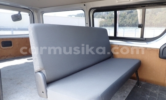 Acheter Occasion Voiture Toyota Hiace Blanc à Beitbridge, Matabeleland South Acheter Occasion Voiture Toyota Hiace Blanc à Beitbridge, Matabeleland South