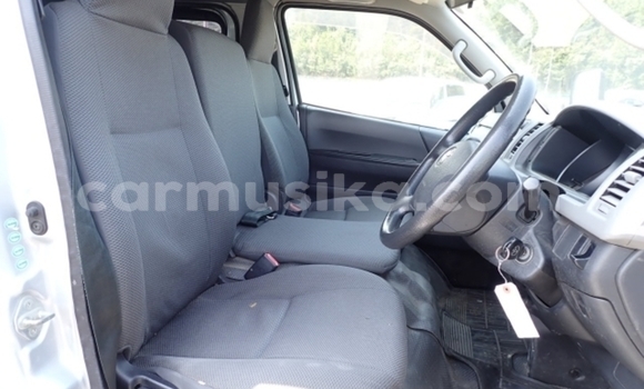 Acheter Occasion Voiture Toyota Hiace Blanc à Beitbridge, Matabeleland South Acheter Occasion Voiture Toyota Hiace Blanc à Beitbridge, Matabeleland South