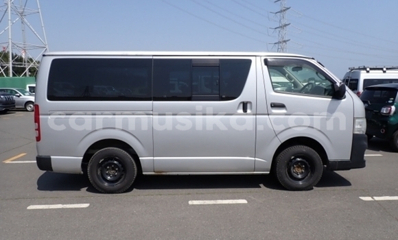 Acheter Occasion Voiture Toyota Hiace Blanc à Beitbridge, Matabeleland South Acheter Occasion Voiture Toyota Hiace Blanc à Beitbridge, Matabeleland South