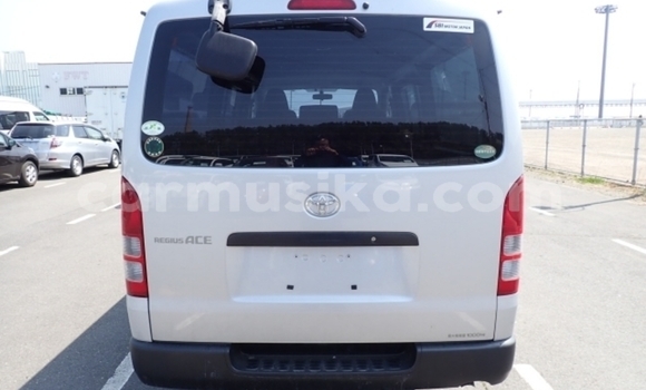 Acheter Occasion Voiture Toyota Hiace Blanc à Beitbridge, Matabeleland South Acheter Occasion Voiture Toyota Hiace Blanc à Beitbridge, Matabeleland South