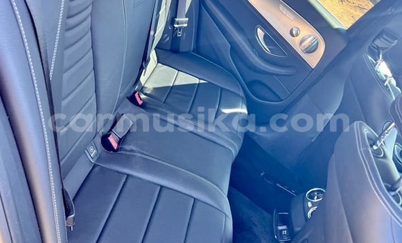 Acheter Occasion Voiture Mercedes-Benz E200 Rouge à Beitbridge, Matabeleland South Acheter Occasion Voiture Mercedes-Benz E200 Rouge à Beitbridge, Matabeleland South