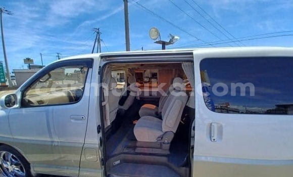 Acheter Occasion Voiture Toyota Granvia Blanc à Beitbridge, Matabeleland South Acheter Occasion Voiture Toyota Granvia Blanc à Beitbridge, Matabeleland South