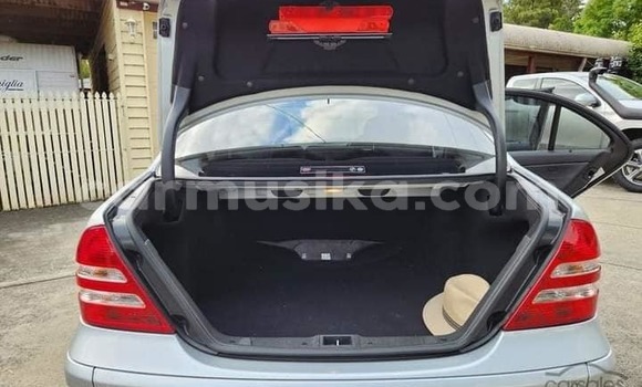 Nunua Ilio tumika Mercedes-Benz E200 Fedha Gari ndani ya Beitbridge nchini Matabeleland Kusini Nunua Ilio tumika Mercedes-Benz E200 Fedha Gari ndani ya Beitbridge nchini Matabeleland Kusini