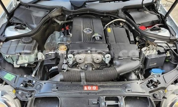 Nunua Ilio tumika Mercedes-Benz E200 Fedha Gari ndani ya Beitbridge nchini Matabeleland Kusini Nunua Ilio tumika Mercedes-Benz E200 Fedha Gari ndani ya Beitbridge nchini Matabeleland Kusini