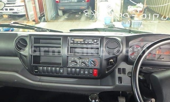 Nunua Ilio tumika Toyota Dyna Nyeupe Lori ndani ya Beitbridge nchini Matabeleland Kusini Nunua Ilio tumika Toyota Dyna Nyeupe Lori ndani ya Beitbridge nchini Matabeleland Kusini