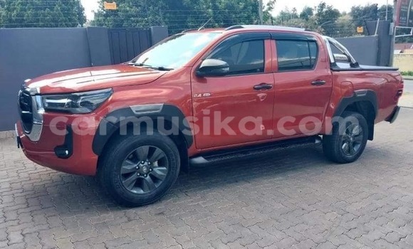 Tenga Tsaru Toyota Hilux Beige Mota in Beitbridge in Matabeleland South Tenga Tsaru Toyota Hilux Beige Mota in Beitbridge in Matabeleland South