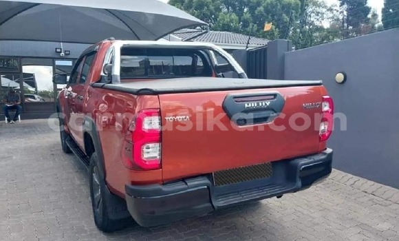 Tenga Tsaru Toyota Hilux Beige Mota in Beitbridge in Matabeleland South Tenga Tsaru Toyota Hilux Beige Mota in Beitbridge in Matabeleland South