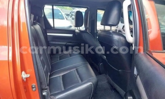 Tenga Tsaru Toyota Hilux Beige Mota in Beitbridge in Matabeleland South Tenga Tsaru Toyota Hilux Beige Mota in Beitbridge in Matabeleland South