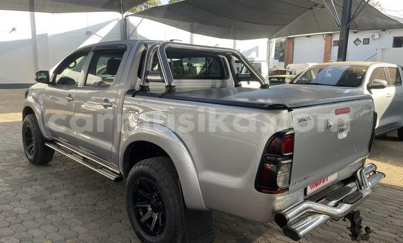Buy Used Toyota Hilux Silver Car in Beitbridge in Matabeleland South Buy Used Toyota Hilux Silver Car in Beitbridge in Matabeleland South