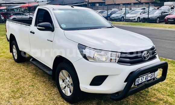 Nunua Ilio tumika Toyota Hilux Nyeupe Gari ndani ya Beitbridge nchini Matabeleland Kusini Nunua Ilio tumika Toyota Hilux Nyeupe Gari ndani ya Beitbridge nchini Matabeleland Kusini