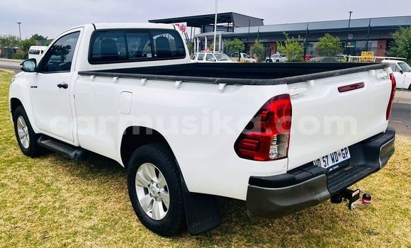 Nunua Ilio tumika Toyota Hilux Nyeupe Gari ndani ya Beitbridge nchini Matabeleland Kusini Nunua Ilio tumika Toyota Hilux Nyeupe Gari ndani ya Beitbridge nchini Matabeleland Kusini