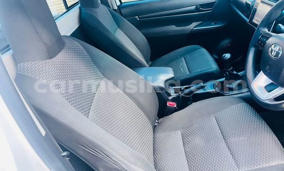 Nunua Ilio tumika Toyota Hilux Nyeupe Gari ndani ya Beitbridge nchini Matabeleland Kusini Nunua Ilio tumika Toyota Hilux Nyeupe Gari ndani ya Beitbridge nchini Matabeleland Kusini
