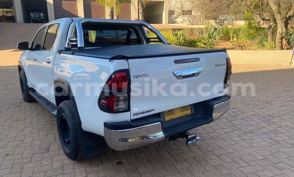 Acheter Occasion Voiture Toyota Hilux Blanc à Beitbridge, Matabeleland South Acheter Occasion Voiture Toyota Hilux Blanc à Beitbridge, Matabeleland South