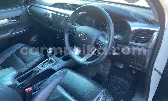 Acheter Occasion Voiture Toyota Hilux Blanc à Beitbridge, Matabeleland South Acheter Occasion Voiture Toyota Hilux Blanc à Beitbridge, Matabeleland South