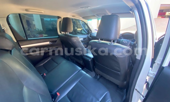 Acheter Occasion Voiture Toyota Hilux Blanc à Beitbridge, Matabeleland South Acheter Occasion Voiture Toyota Hilux Blanc à Beitbridge, Matabeleland South