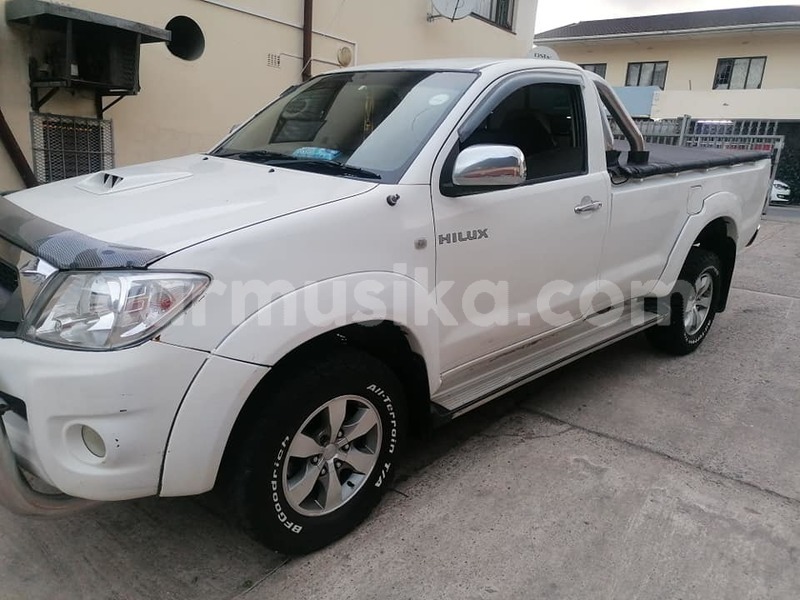 Big with watermark toyota hilux matabeleland south beitbridge 33779