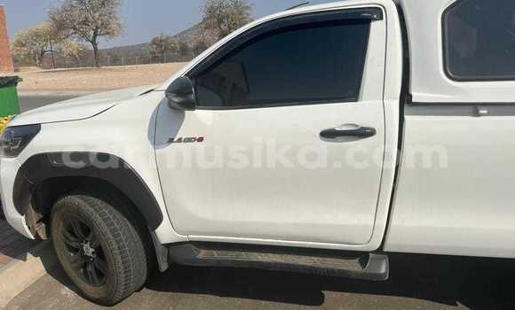 Tenga Tsaru Toyota Hilux Chena Mota in Harare in Harare Tenga Tsaru Toyota Hilux Chena Mota in Harare in Harare