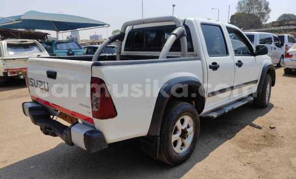 Tenga Tsaru Isuzu D–MAX Chena Mota in Harare in Harare Tenga Tsaru Isuzu D–MAX Chena Mota in Harare in Harare