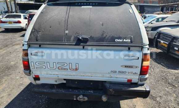 Tenga Tsaru Isuzu KB Chena Mota in Harare in Harare Tenga Tsaru Isuzu KB Chena Mota in Harare in Harare