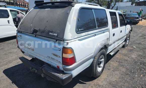 Tenga Tsaru Isuzu KB Chena Mota in Harare in Harare Tenga Tsaru Isuzu KB Chena Mota in Harare in Harare