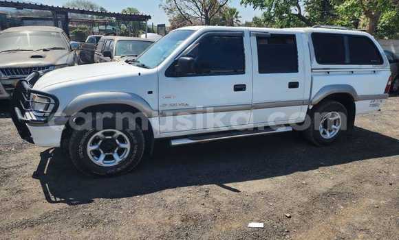 Tenga Tsaru Isuzu KB Chena Mota in Harare in Harare Tenga Tsaru Isuzu KB Chena Mota in Harare in Harare