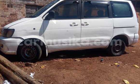 Acheter Occasion Voiture Toyota Noah Blanc à Harare, Harare
