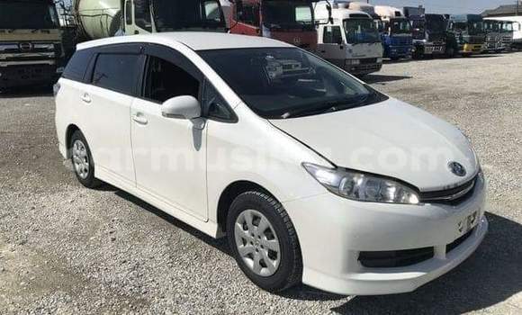 Acheter Occasion Voiture Toyota Wish Blanc à Beitbridge, Matabeleland South Acheter Occasion Voiture Toyota Wish Blanc à Beitbridge, Matabeleland South