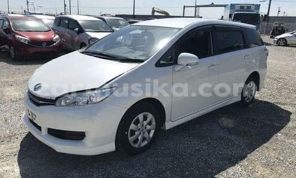 Acheter Occasion Voiture Toyota Wish Blanc à Beitbridge, Matabeleland South Acheter Occasion Voiture Toyota Wish Blanc à Beitbridge, Matabeleland South