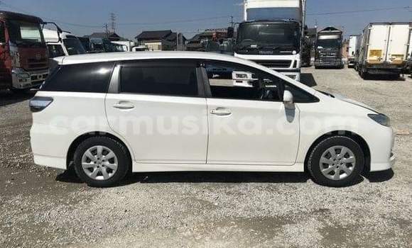 Acheter Occasion Voiture Toyota Wish Blanc à Beitbridge, Matabeleland South Acheter Occasion Voiture Toyota Wish Blanc à Beitbridge, Matabeleland South