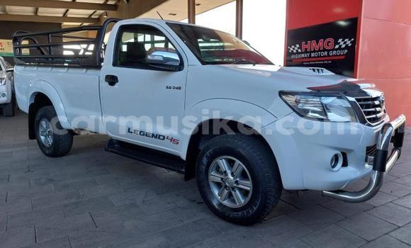 Acheter Occasion Voiture Toyota Hilux Blanc à Beitbridge, Matabeleland South Acheter Occasion Voiture Toyota Hilux Blanc à Beitbridge, Matabeleland South