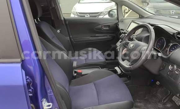 Buy Used Toyota Wish Blue Car in Beitbridge in Matabeleland South Buy Used Toyota Wish Blue Car in Beitbridge in Matabeleland South