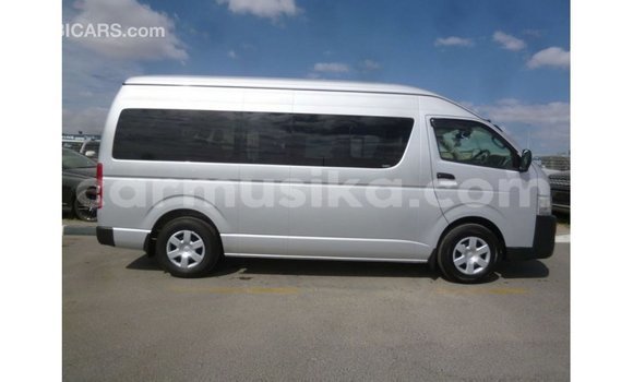 Tenga Imported Toyota Hiace Zvimwe Mota in Import - Dubai in Harare Tenga Imported Toyota Hiace Zvimwe Mota in Import - Dubai in Harare