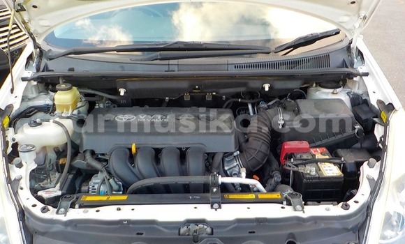 Buy Used Toyota Wish White Car in Beitbridge in Matabeleland South Buy Used Toyota Wish White Car in Beitbridge in Matabeleland South