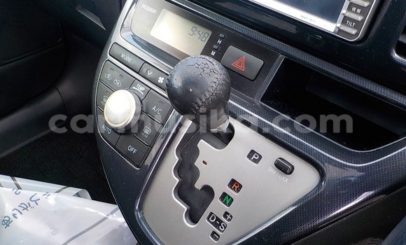 Buy Used Toyota Wish White Car in Beitbridge in Matabeleland South Buy Used Toyota Wish White Car in Beitbridge in Matabeleland South