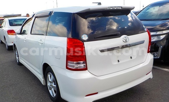 Buy Used Toyota Wish White Car in Beitbridge in Matabeleland South Buy Used Toyota Wish White Car in Beitbridge in Matabeleland South