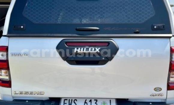 Tenga Tsaru Toyota Hilux Chena Mota in Beitbridge in Matabeleland South Tenga Tsaru Toyota Hilux Chena Mota in Beitbridge in Matabeleland South