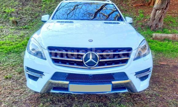 Acheter Occasion Voiture Mercedes‒Benz ML–Class Blanc à Beitbridge, Matabeleland South Acheter Occasion Voiture Mercedes‒Benz ML–Class Blanc à Beitbridge, Matabeleland South