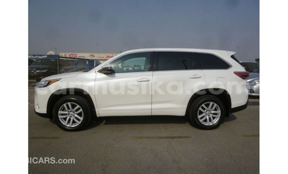 Buy Import Toyota Kluger White Car in Import - Dubai in Harare Buy Import Toyota Kluger White Car in Import - Dubai in Harare