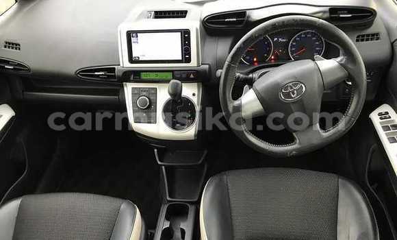 Buy Used Toyota Wish White Car in Beitbridge in Matabeleland South Buy Used Toyota Wish White Car in Beitbridge in Matabeleland South