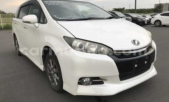 Buy Used Toyota Wish White Car in Beitbridge in Matabeleland South Buy Used Toyota Wish White Car in Beitbridge in Matabeleland South