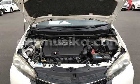 Buy Used Toyota Wish White Car in Beitbridge in Matabeleland South Buy Used Toyota Wish White Car in Beitbridge in Matabeleland South