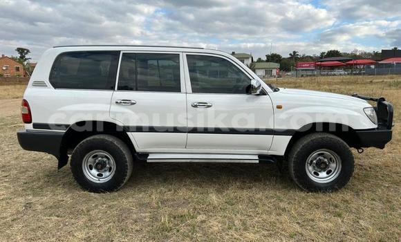 Acheter Occasion Voiture Toyota Land Cruiser Blanc à Beitbridge, Matabeleland South Acheter Occasion Voiture Toyota Land Cruiser Blanc à Beitbridge, Matabeleland South