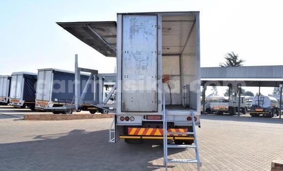 Buy Used Man Silent White Truck in Beitbridge in Matabeleland South Buy Used Man Silent White Truck in Beitbridge in Matabeleland South