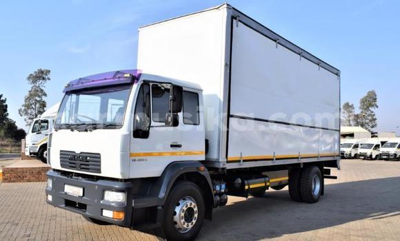 Buy Used Man Silent White Truck in Beitbridge in Matabeleland South Buy Used Man Silent White Truck in Beitbridge in Matabeleland South