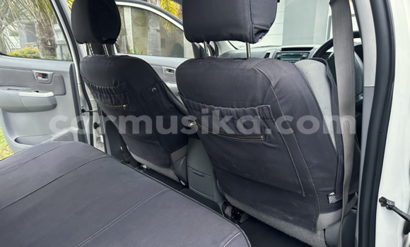 Acheter Occasion Voiture Toyota Hilux Blanc à Beitbridge, Matabeleland South Acheter Occasion Voiture Toyota Hilux Blanc à Beitbridge, Matabeleland South