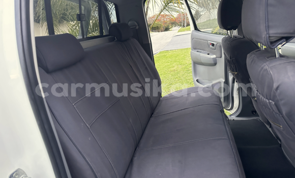 Acheter Occasion Voiture Toyota Hilux Blanc à Beitbridge, Matabeleland South Acheter Occasion Voiture Toyota Hilux Blanc à Beitbridge, Matabeleland South